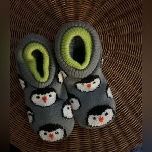 Gray Penguin Slippers with Green Trim size 7